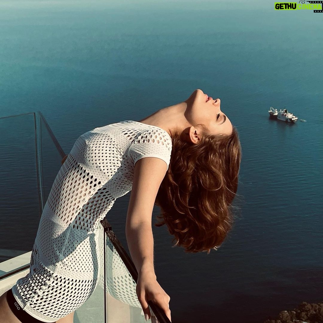 Barbara Palvin Instagram - Early white hot summer 🤍 @alo
