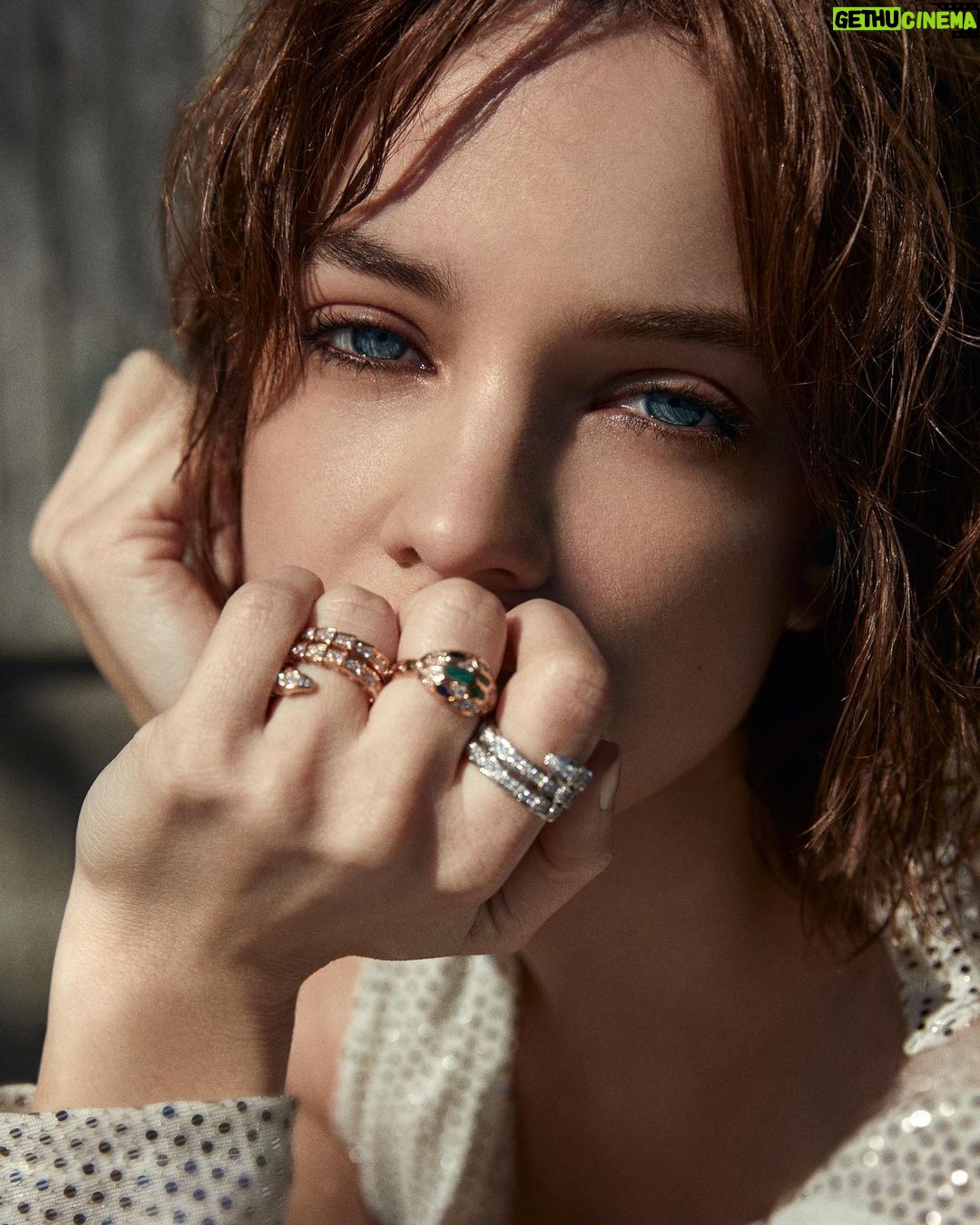 Barbara Palvin Instagram - New cover story out for @vogueturkiye shot by @evadolezalovaofficial 🐍 @bulgari