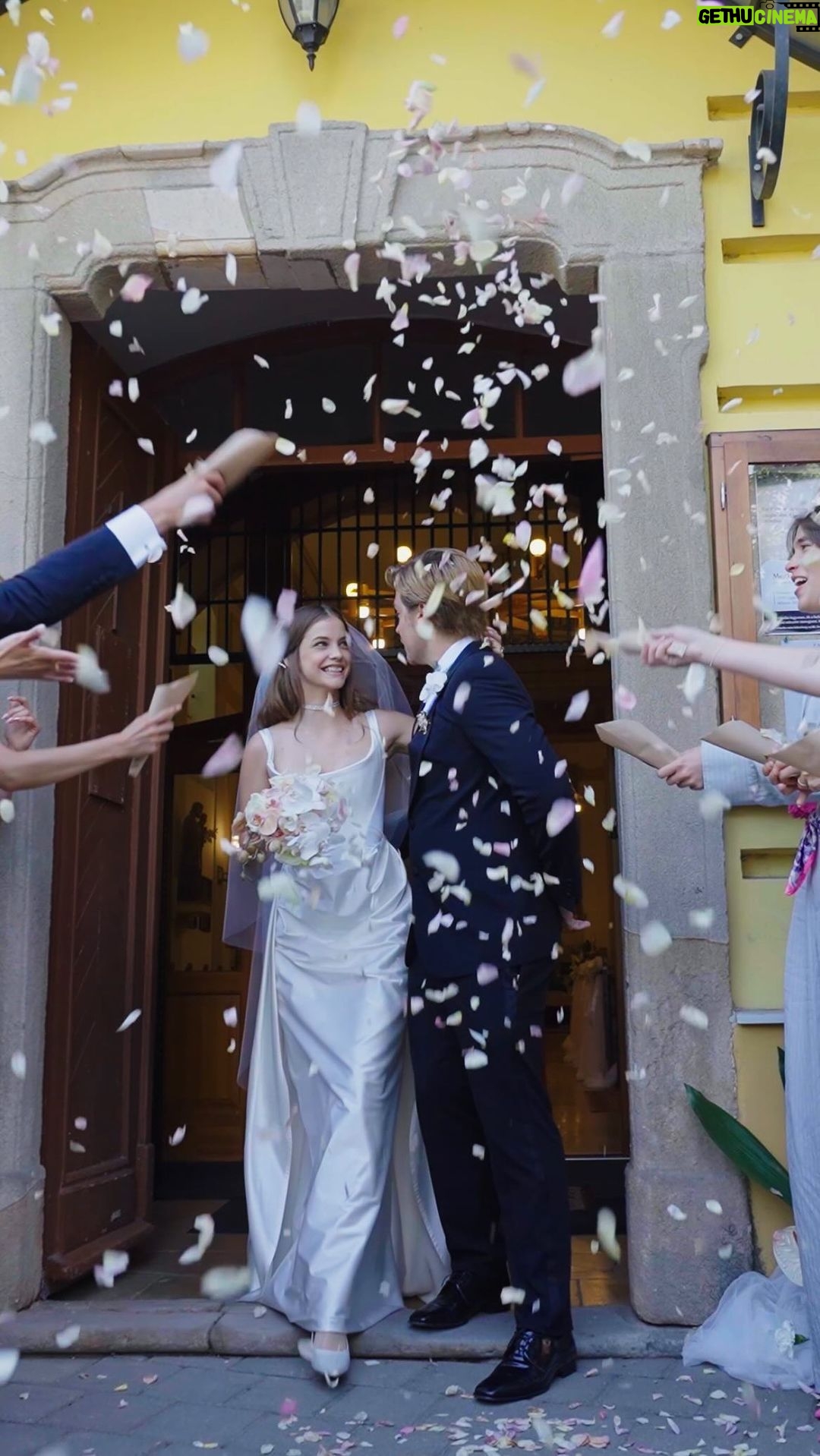 Barbara Palvin Instagram - How did @realbarbarapalvin decide on her dream bridal accessories for her wedding day? Our Creative Director Sandra Choi worked closely with Barbara to create something magical, taking her from the aisle to the reception in style. #IDoInChoo @sandrachoiofficial π₯ @arthur_loveday, @marksventure, @niko.graphy, @gezavadas