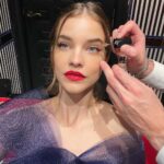Barbara Palvin Instagram - What a NIGHT!! So greatful to @elle_spain for this award and to my @armanibeauty family. ♥️ #ArmaniLipPower #EyeTint