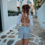 Barbara Palvin Instagram - Mykonos is Yourkonos 🙏🏻 🦦 #REVOLVEsummer @revolve @majorelle_collection