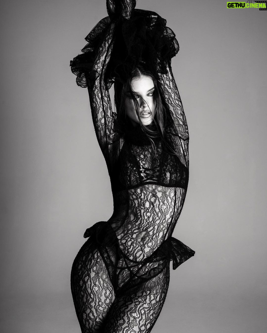 Barbara Palvin Instagram - 🖤cover story for @lofficielitalia out now 🖤