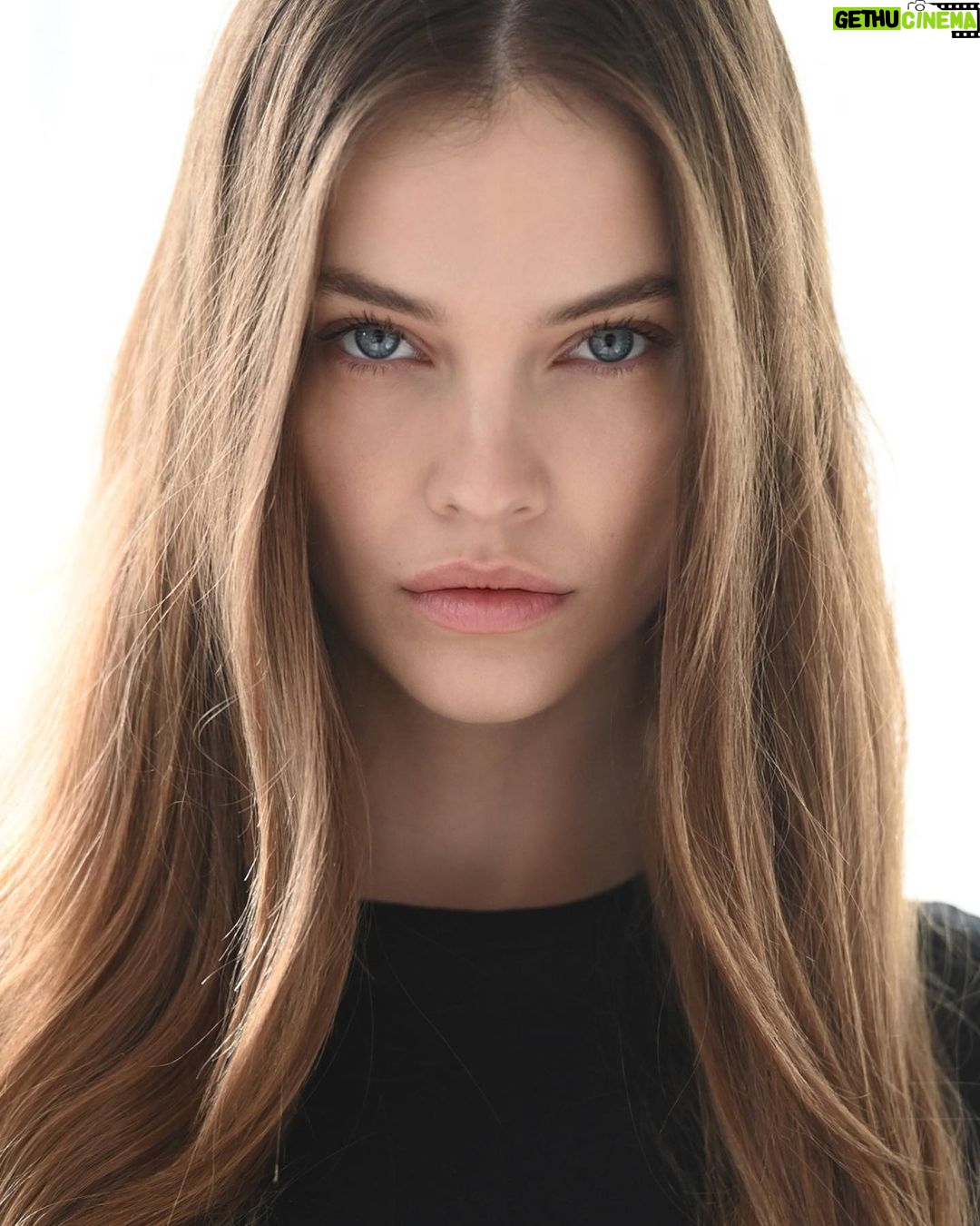 Barbara Palvin Instagram - Ready for the season @fordmodels 🖤