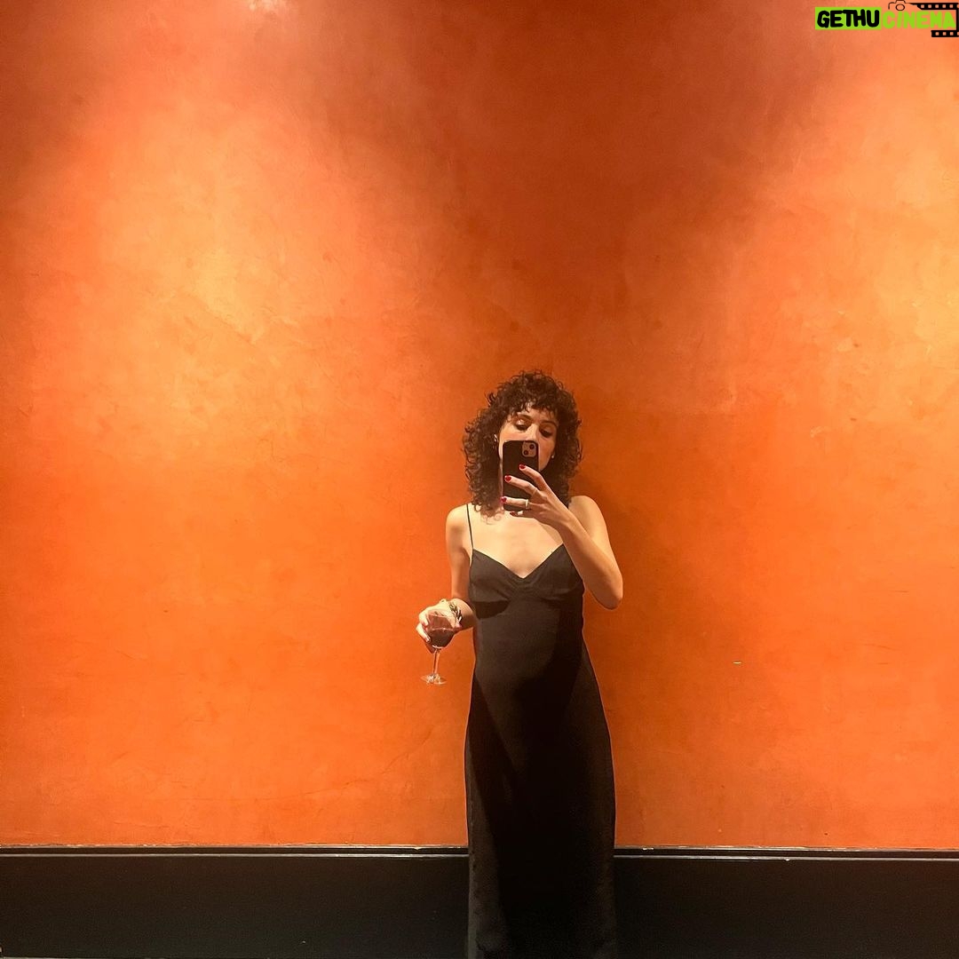 Barbara Pravi Instagram - Encore une grande semaine dans la joie et la bonne humeur