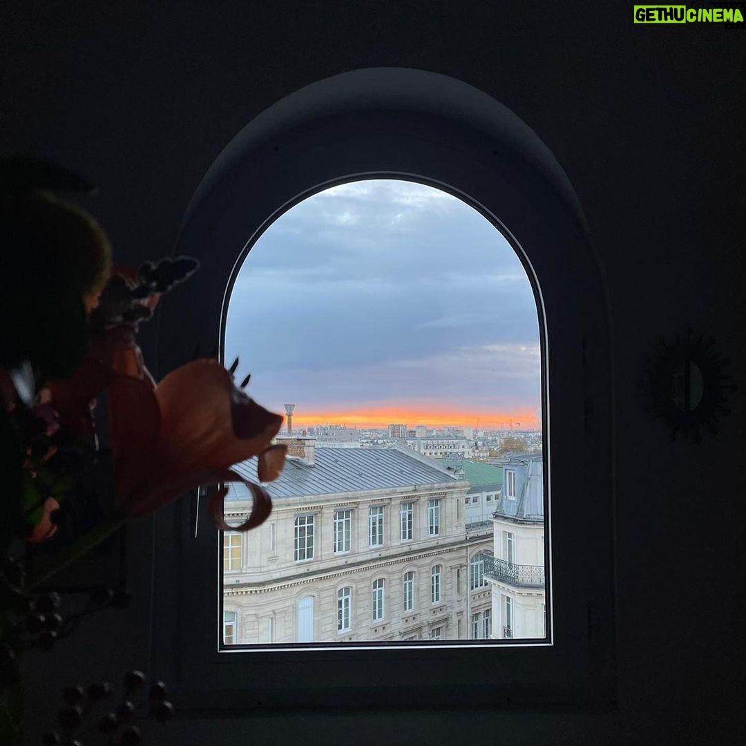Barbara Pravi Instagram - Encore une grande semaine dans la joie et la bonne humeur
