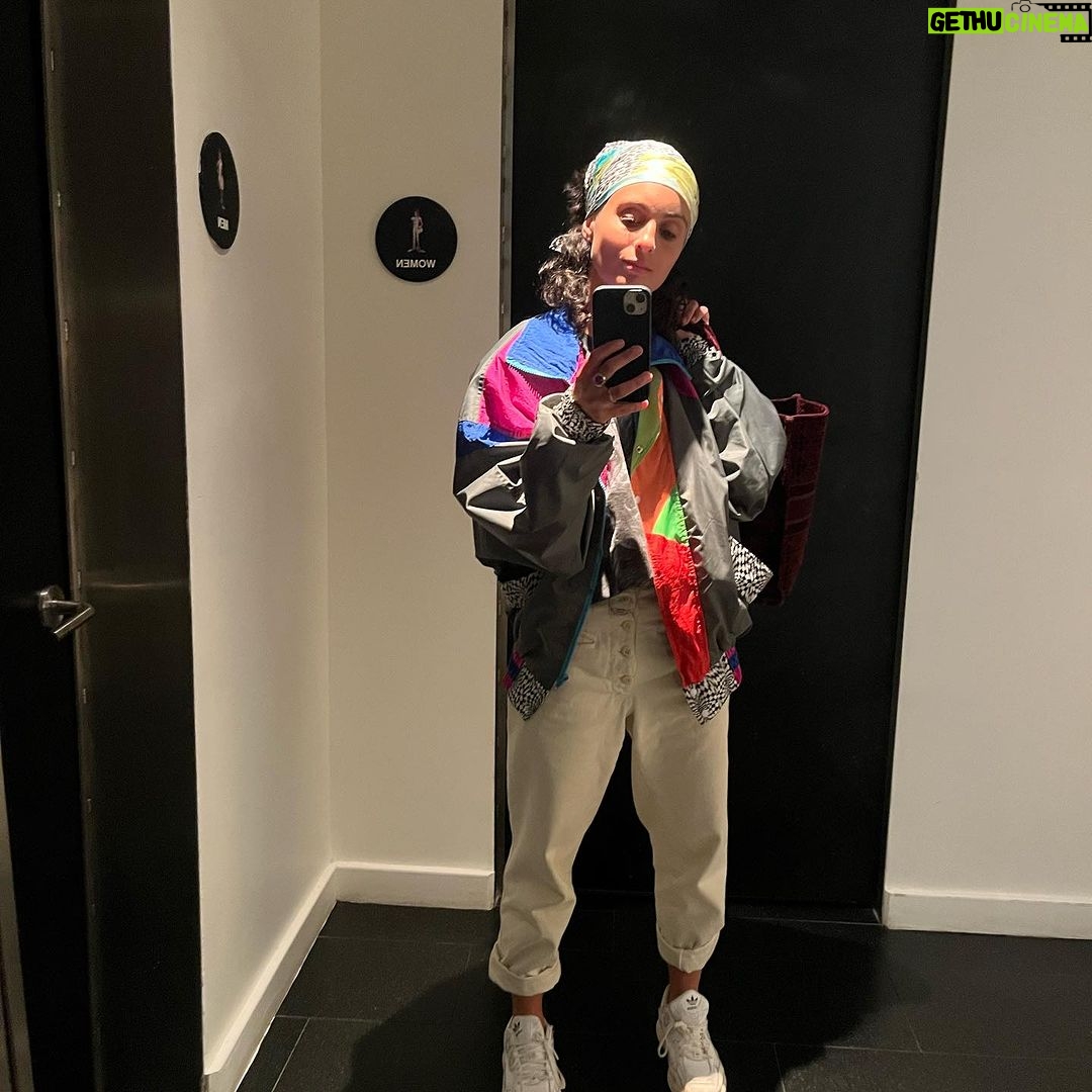 Barbara Pravi Instagram - Canada - NYC, express et zinzin (Pour voir le point ultime de non retour du sex-appeal c’est la dernière photo) 📺⛏️❤️🔥🌹