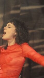 Barbara Pravi Instagram - BRAVO, LE CLIP DEMAIN 11h ⛓️♥️⛓️
