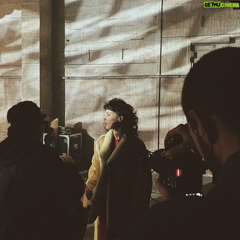 Barbara Pravi Instagram - « On fait quoi maintenant? » Épisode 3, mercredi 18h ⛓️🌹