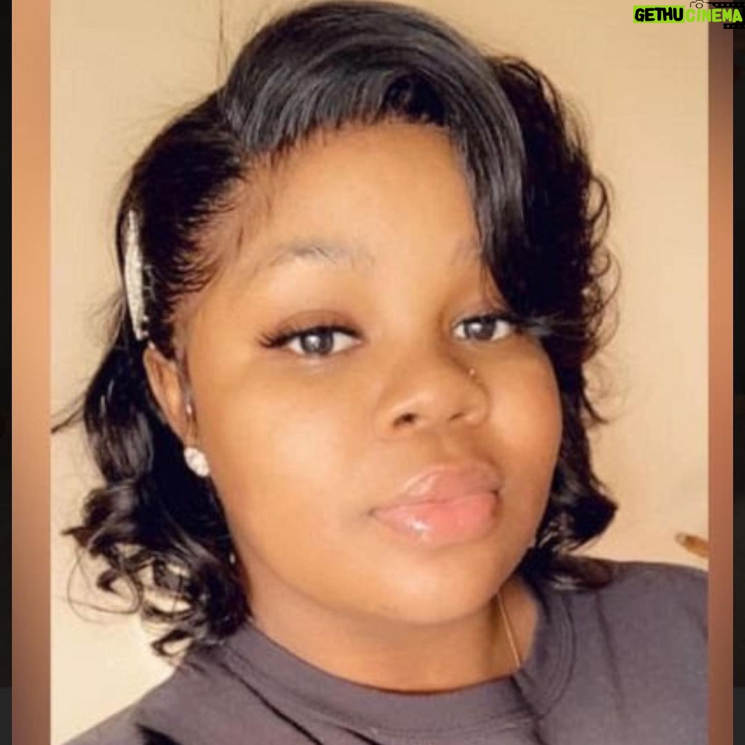 Barrett Doss Instagram - Oluwatoyin Salau. Riah Milton. Dominique “Rem’mie” Fells. Breonna Taylor. I celebrate you, beautiful black women. We won’t stop now. #blacklivesmatter #blackwomenmatter #blacktranslivesmatter #blackintersectionalfeministfuture