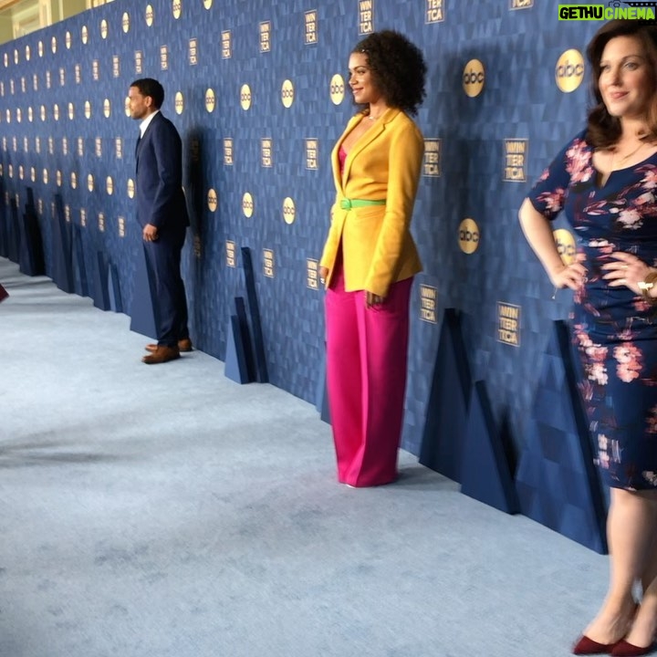 Barrett Doss Instagram - ๐Party Curl๐ #station19 #tca20 @station19 @abcnetwork @byshondaland ๐: @jacquemus @jimmychoo @maryam_nassir_zadeh ๐๐พโโ๏ธ: @kyabilal_ ๐: @danadelaney ๐ธ: Michael Tran/ @gettyimages ๐น: @dsavre stole @boriskodjoeโs phone