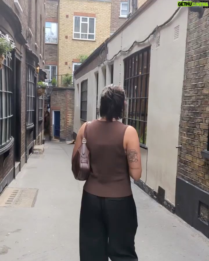 Barrett Doss - 22.4K Likes - 🦩➕🦂🖤🇬🇧
@katiedeltaco