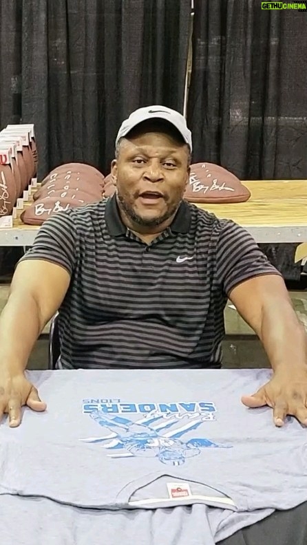 Barry Sanders Instagram - Be one of the first to own my new signature @homage collection and win a bonus tee signed by me! HOW TO ENTER ⬇️ 1. Follow @homage & @barrysanders 2. Like this post 3. Tell me your favorite tee: Blue, Charcoal, or Gray? #sanderssponsors