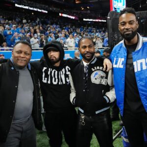Barry Sanders Instagram - LEGENDARY Detroit crew! #LARvsDET