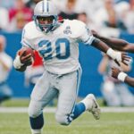 Barry Sanders Instagram - Father knows best — and @detroitlionsnfl legend @barrysanders always listened. 😂 ⁠“[My dad] was the reason I never spiked the football. I remember Tony Dorsett scored a touchdown on Monday Night Football and he did some kind of celebration. He probably just put his arms in the air or something. So in my next peewee football game, I went out and tried to imitate whatever Tony had done. After the game, I got into my dad’s car and he said, ‘Oh, you think that’s cute? If I ever see you mimicking those guys on TV.…’ And that was it. After that, I started just handing the ball to the ref.” (Link in bio) • 📸: @gettyimages