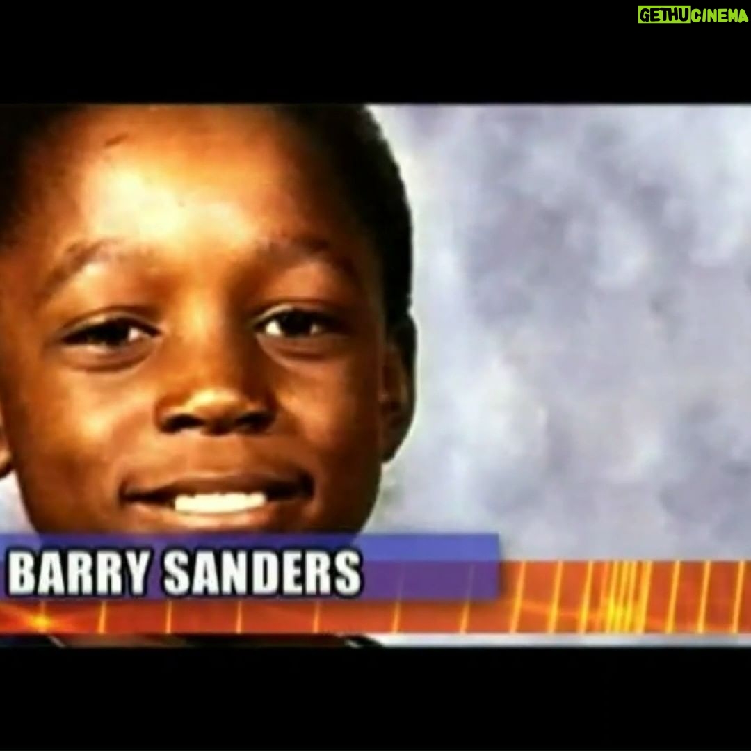 Barry Sanders Instagram - The #SandersFamilyReunion got me thinking about @wichitanorthathletics. So, I dug up the tape Coach B made to send out to colleges. Rumor has it that @okstate kept the only copy so no one else could see it... Follow me & share this video for a chance to win a signed North Hoops photo of me! #sanderssponsors #win #giveaway #freestuff #entertowin