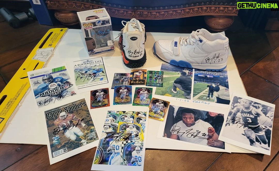 Barry Sanders Instagram - I signed a whole new @detroitlionsnfl #sanderssponsors giveaways for 2023 - new @paniniamerica cards, photos, jerseys, books, @originalfunko @nike shoes, even the shoes I wore and signed ar the 1.1.23 game. Next giveaway will be Sunday night #RoarInGB
