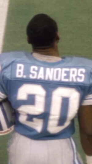 Barry Sanders Instagram - Fond holiday football memories from the 🐐