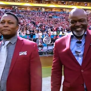 Barry Sanders Instagram - Could not just pick 1 of me and 
@emmittsmith22 for #TBT - It was great seeing you in PHX - And sharing the announcing of the 1st @jimbrown 
 award winner is yet another 
@nfl memory we got to make together. @detroitlionsnfl @dallascowboys 
 @clevelandbrowns @nflpa 
 @profootballhof