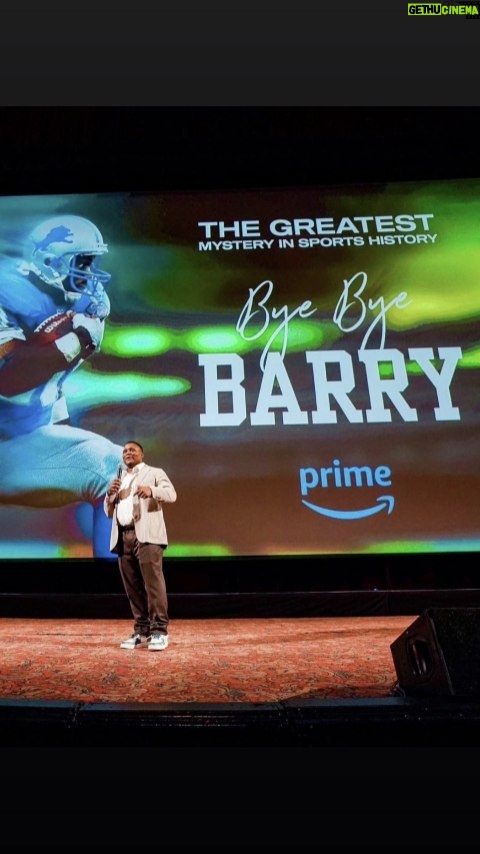 Barry Sanders Instagram - We are about 1/2 way thru the "20 days til X-Mas With me, and I have loved seeing all the posts. But there are still more prizes to win, including the custom painted 1 of 1 @nike #AF1s I wore to the #ByeByeBarry premiere on 11.17.23. So keep posting and good luck. @usnikefootball @detroitlionsnfl @primevideo @nflfilms