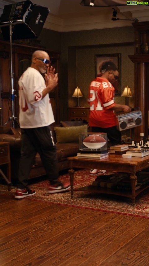 Barry Sanders Instagram - @realbillysims Yes, we're definitely going viral because THATβS HOW YOU HEISMAN ππΎ ππΎ ππΎ @nissanusa #NissanPartner #NissanHeismanHouse