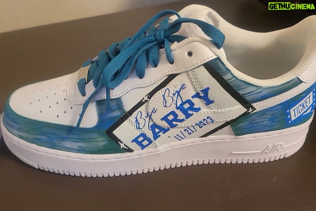 Barry Sanders Instagram - TODAY IS THE DAY WE WILL ANNOUNCE THE GRAND PRIZE WINNER AT 1/2 TIME OF THE @detroitlionsnfl GAME. WIN THOSE PREMIERE-WORN CUSTOM 1 OF 1 @nike #af1s KICKS! KEEP THOSE #ByeByeBarry posts coming. @usnikefootball @primevideo @nflfilms