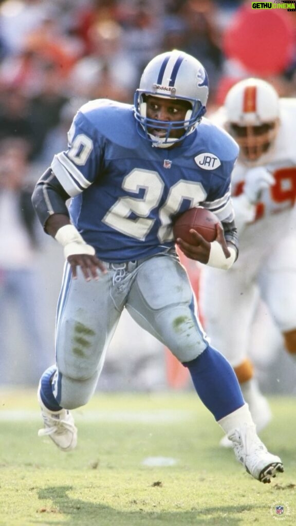 Barry Sanders Instagram - Before their win against the Rams, the last time the @DetroitLionsNFL won a Playoff game was on Jan. 5, 1992, when Detroit was led by the legendary Barry Sanders. The ‘91-’92 Lions team finished 12–4, setting a new franchise record for wins in a season, at the time. Will this year’s playoff push surpass that of the 1991 squad? #DetroitLions #NFL #NFLPlayoffs #Detroit #Lions