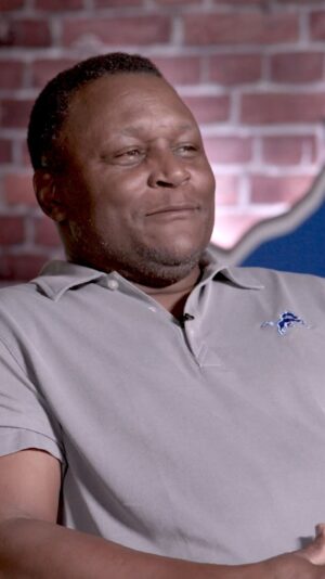 Barry Sanders Instagram - The @nfl legend @barrysanders sits down with @beastmode for an epic interview next week during #TNFonPrime! 

Mark your calendars for BYE BYE BARRY, streaming November 21st.