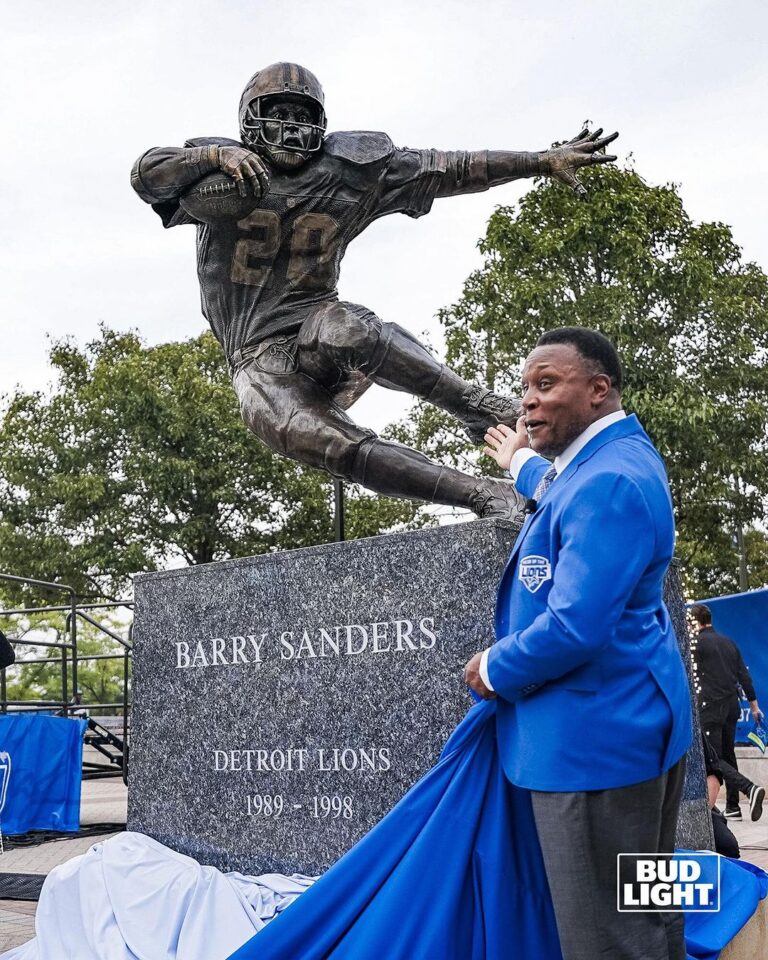 Barry Sanders Instagram - Today, outside of @fordfield, we unveiled a statue of @barrysanders, immortalizing a true Lions Legend.