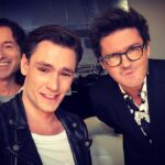Bartosz Gelner Instagram - Zjazd absolwentów 2018. Pan od muzyki i Pan od kultury. #piotrrubik#kubawojewodzki#tvn