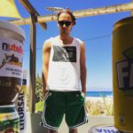 Bartosz Gelner Instagram - Lokowanie produktu. 🤘🏻🙈💰 #fanta#mythos#nutella#philadelphia #litorsal#nike#pióro Greece