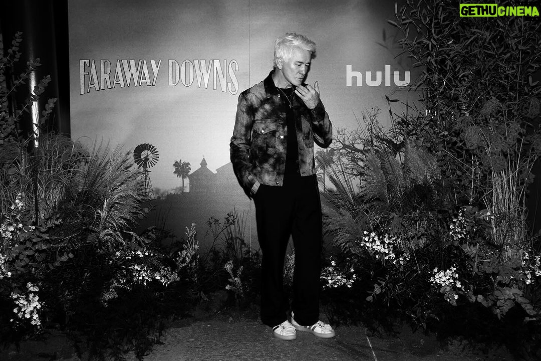 Baz Luhrmann Instagram - Big thanks to everyone who came out and to my friend and fellow creator @jeremyoharris for an engaging and in depth conversation about #farawaydowns at last night’s screening in New York City. 📷: @matteoprandoni