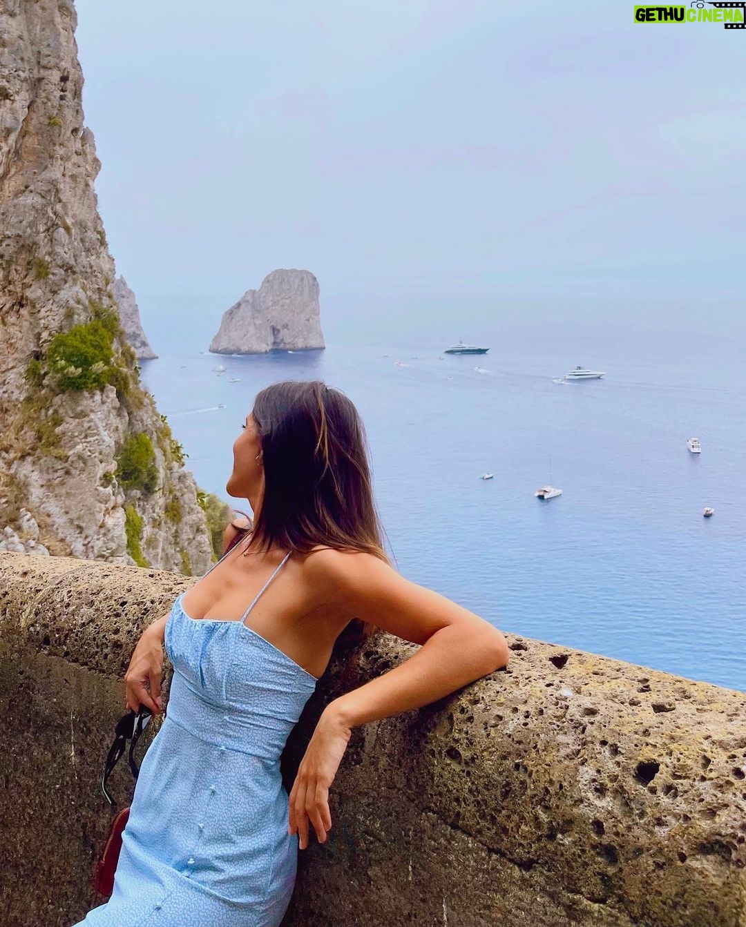 Beatriz Costa Instagram - The purpose is enjoyment. 🩵 Capri Island, Italy