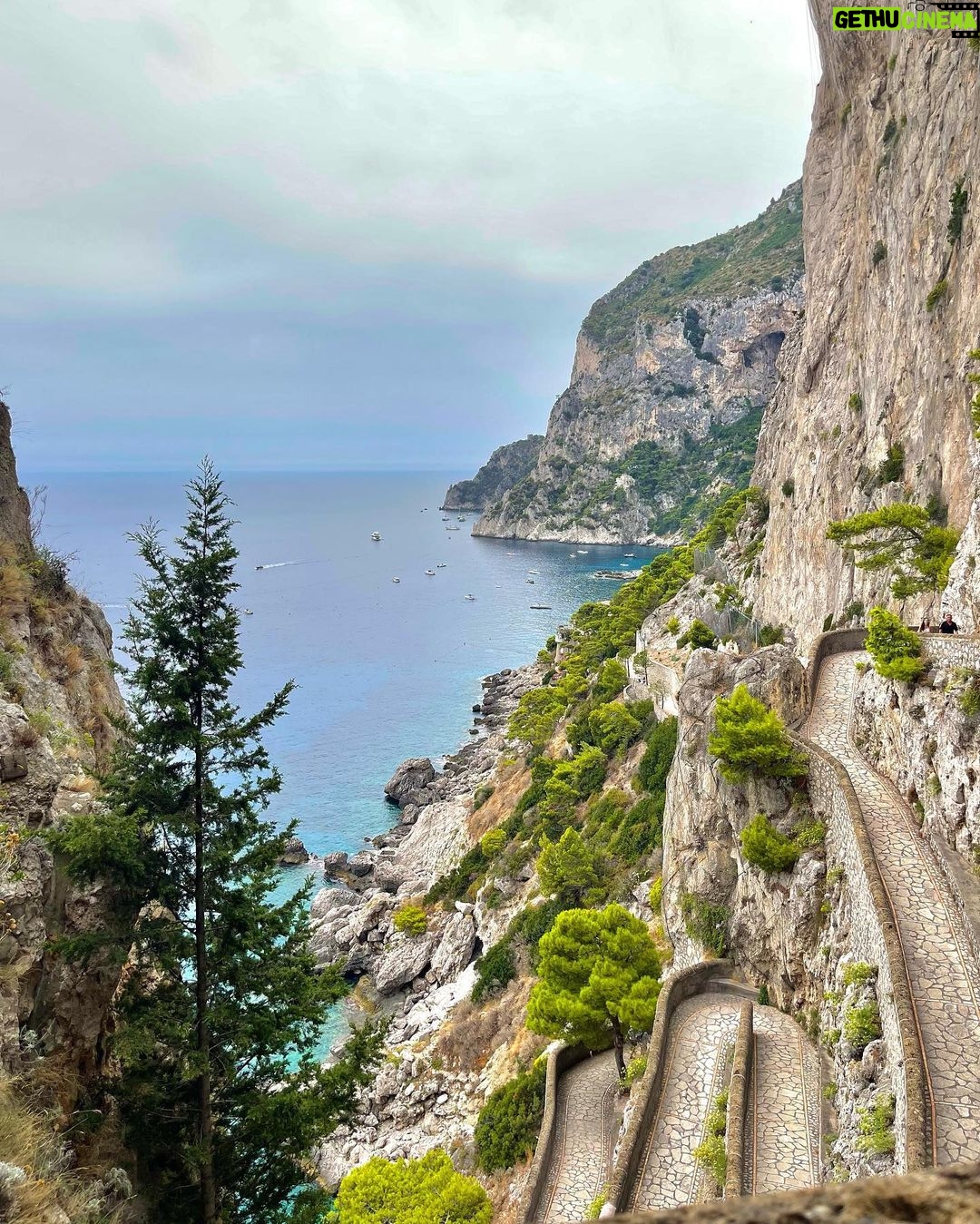 Beatriz Costa Instagram - The purpose is enjoyment. 🩵 Capri Island, Italy