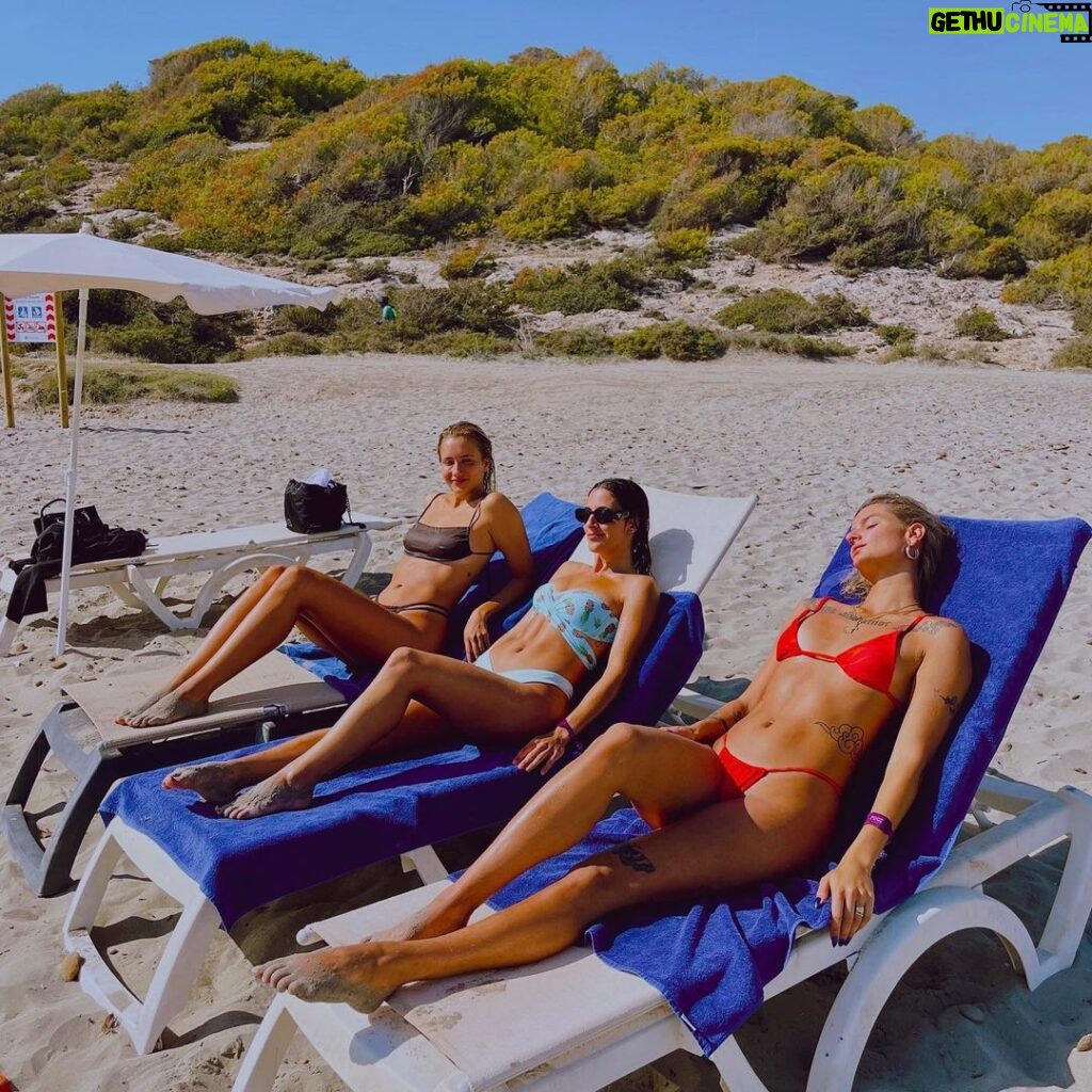 Beatriz Costa Instagram - Girls girling in ibiza 💖 Ibiza