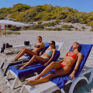 Beatriz Costa Instagram - Girls girling in ibiza 💖