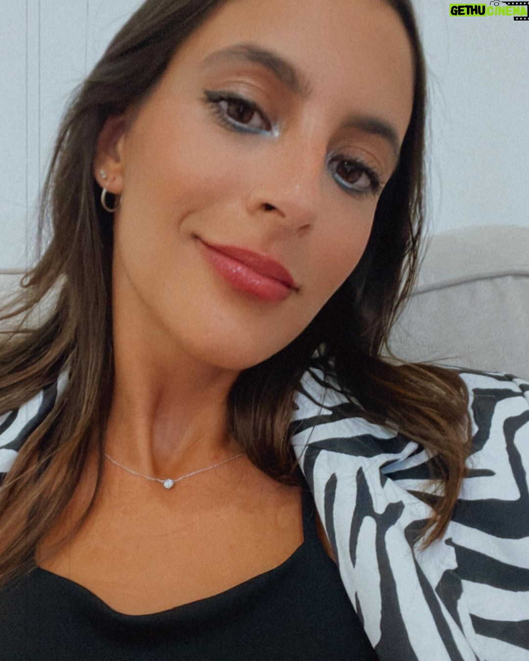 Beatriz Costa Instagram - Mercúrio é que está retrógrado, nós não. Olá setembro! 🫶