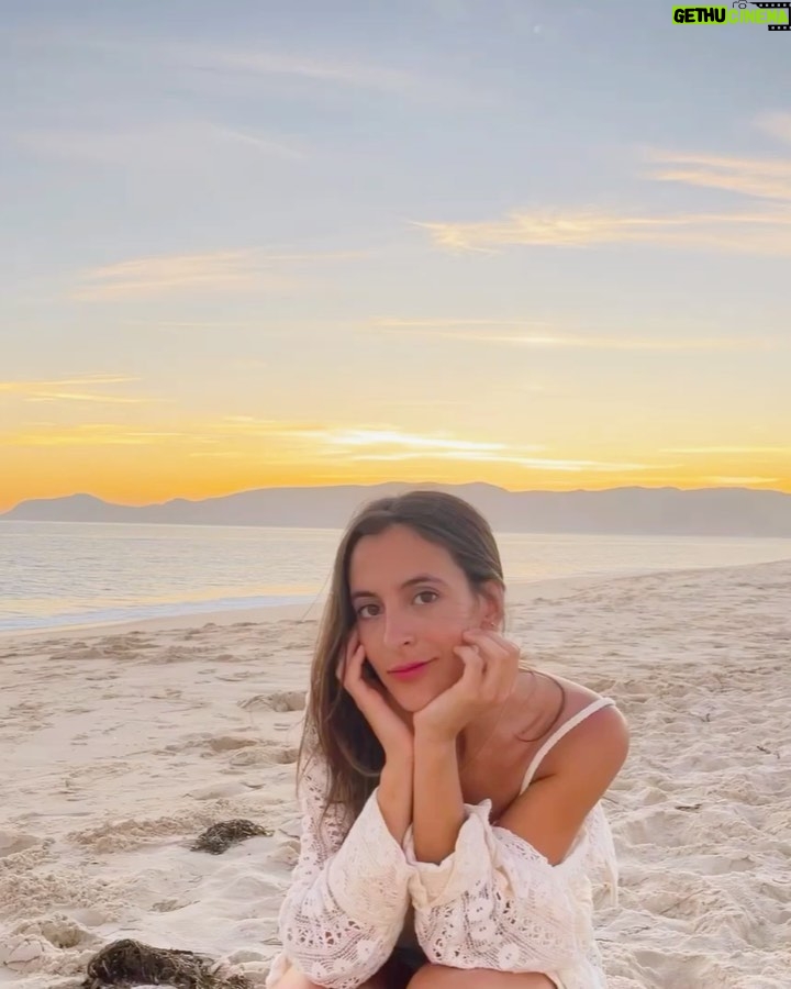 Beatriz Costa Instagram - Quero ser um pássaro.