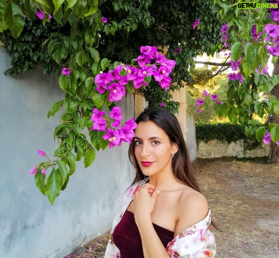 Beatriz Costa Instagram - No meu elemento. 🍃💐🪷🌝🌺