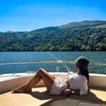 Beatriz Costa Instagram - Dentro da paisagem. Obrigada @deltatur.pt pela experiência deliciosa: conforto, simpatia e o meu douro. Para repetir! 🩵 Pinhão - Douro Vinhateiro