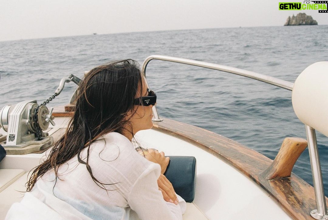 Beatriz Costa Instagram - • La Dolce Vita • Revelados os postais analógicos da Costa na costa amalfitana, e em Roma. O meu coração passou a falar italiano (eu ainda não, mas quase). #35mm #35mmfilm