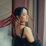 Becky G Instagram – NYFW with @TRESemme ✨ Grateful for the incredible glam squad that transformed my hair from show to show 🫶🏽 Thank you @voguemagazine for joining me for 24 hours of my insane weekend at NYFW! #TRESnyfw #TRESPartner

HAIR STYLIST: @justinemarjan
MUA: @makeupbygilly
STYLIST: @morgann
STYLIST ASST: @_kateli
NAILS: @patty3dnails
SPRAY TAN: @dolceglow