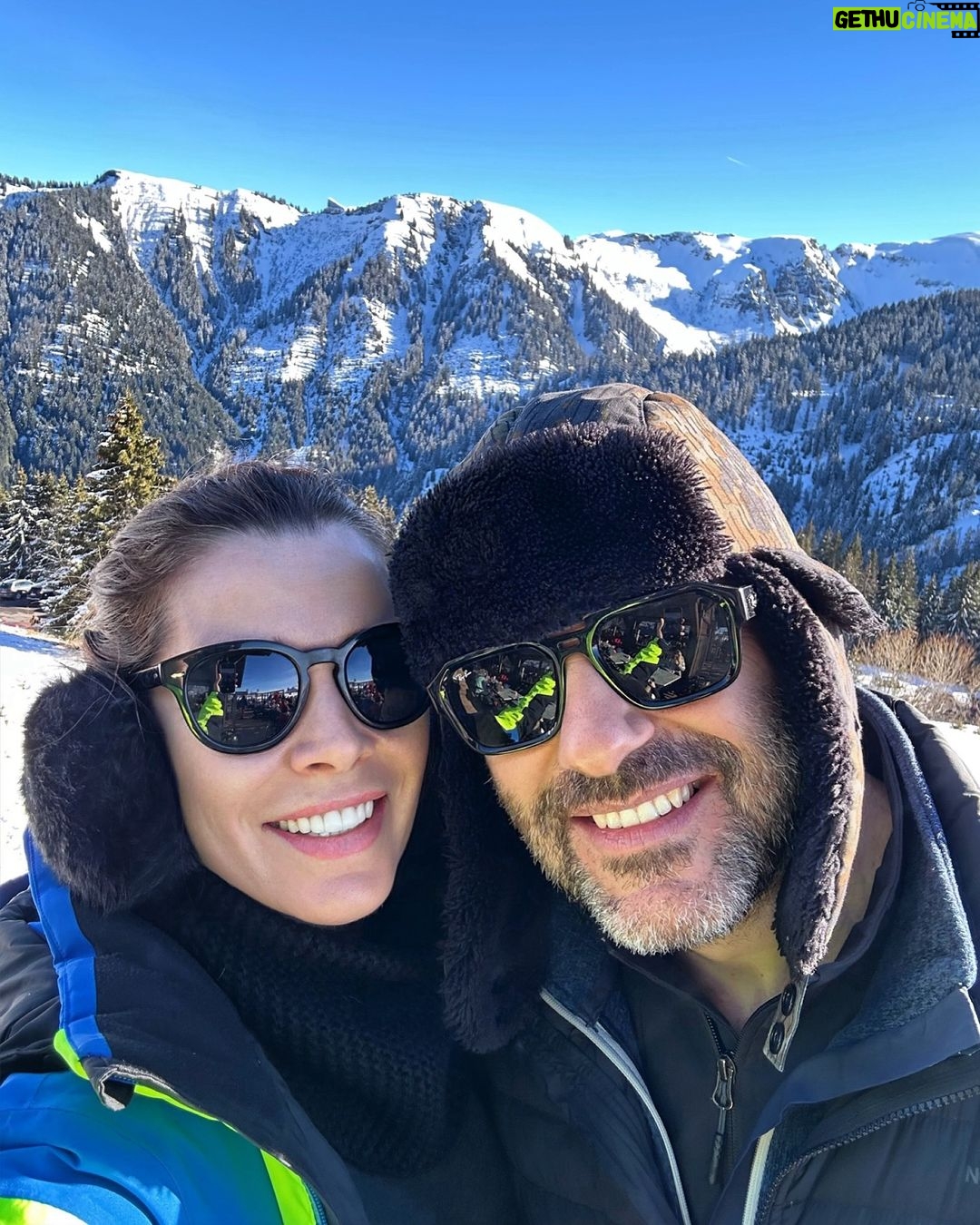 Begüm Kütük Instagram - Sevgililer günümüz kutlu olsun💘 @erdil Samoëns 1600/Le Grand Massif