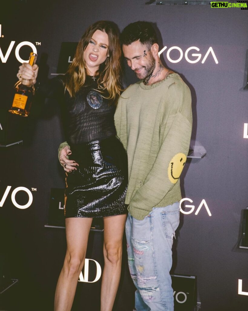 Behati Prinsloo Instagram - One to remember! thank you @archdigest for trusting us with the liquor @calirosa 🥃🧚🏼‍♀️ @artbasel 🌪