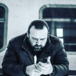Behrang Toufighi Instagram - "زير پاى مادر" از امشب ساعت ٢٢، شبكه يك. دم تك تك دوستانى كه با دلشون كار كردن گرم، خسته نباشيد