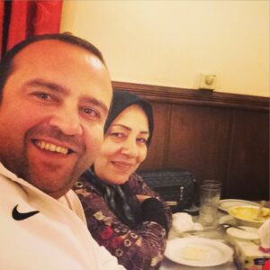 Behrang Toufighi Instagram - امشب ساعت يازده با مادر عزيزم ، مهمان برنامه روزگار مادرى در شبكه يك هستيم