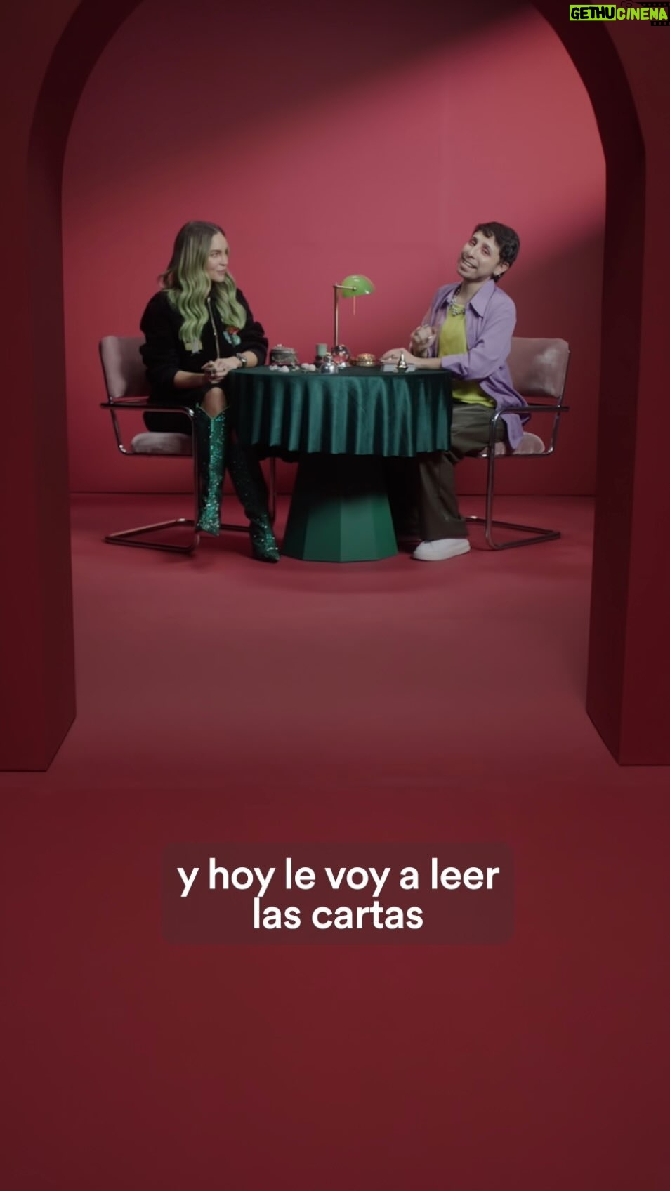 Belinda Instagram - Las cartas de @mika_vidente han hablado ✨ @belindapop regresa a la música con todo. Escúchala en Spotify.