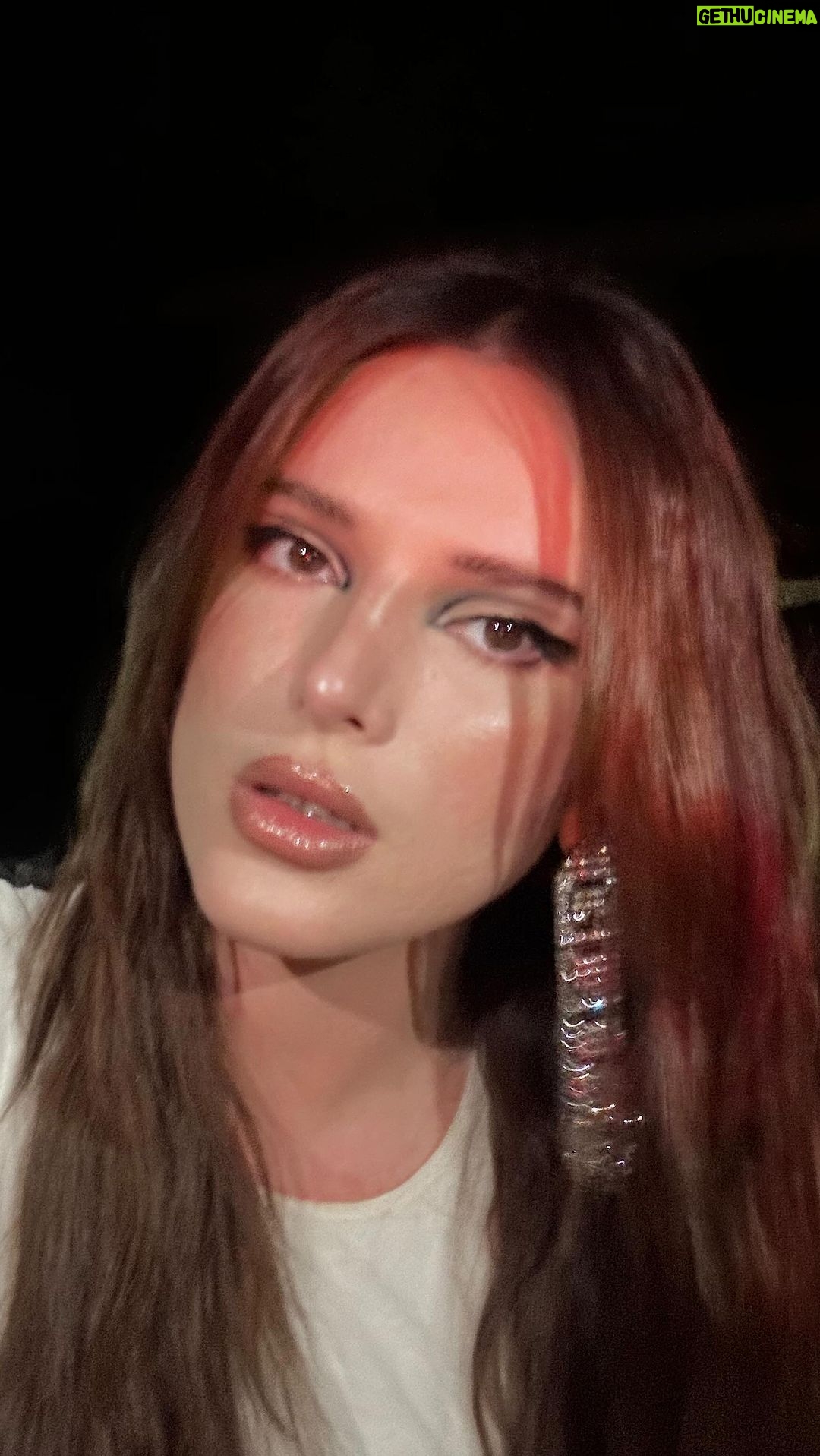 Bella Thorne Instagram - Milano madness 😝😻🇮🇹🖤🫶🙏💥