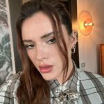 Bella Thorne Instagram - I want to fit my four dogs in this bag so u think I can!? I absolutely love @marni they are so creative - and they love taking chances and if you know me, you know I love taking Chances ;) Thank u @renzo.rosso @stefano.rosso.brave @asliceofbambi