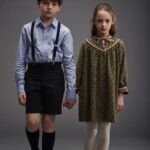Benjamin Evan Ainsworth Instagram - Loving these pictures! I’ve been totally blown away by the response to @thehaunting landing around the world this weekend. Thank you all for the love, kind comments and positivity. Happy Sunday and best wishes to you all Xx #thehauntingofblymanor #mikeflanagan #netflix #ameliebeasmith #victoriapedretti #deaddoesntmeangone @intrepidpics @paramounttelevisionstudios @amblin @netflix @netflixuk @then0t0ri0usvip