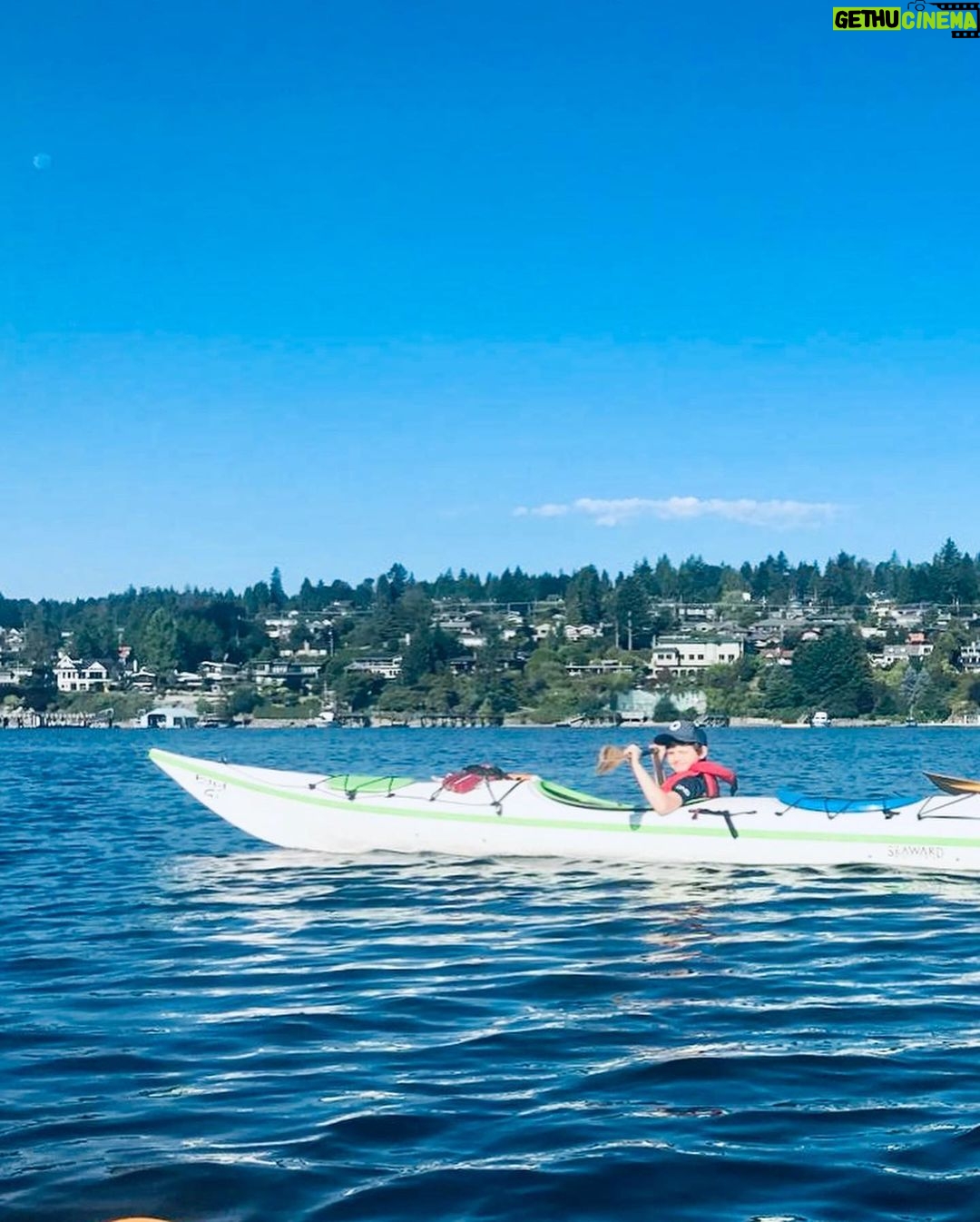 Benjamin Evan Ainsworth Instagram - Such a fun day spent Kayaking in this beautiful spot! 😍🚣♂️